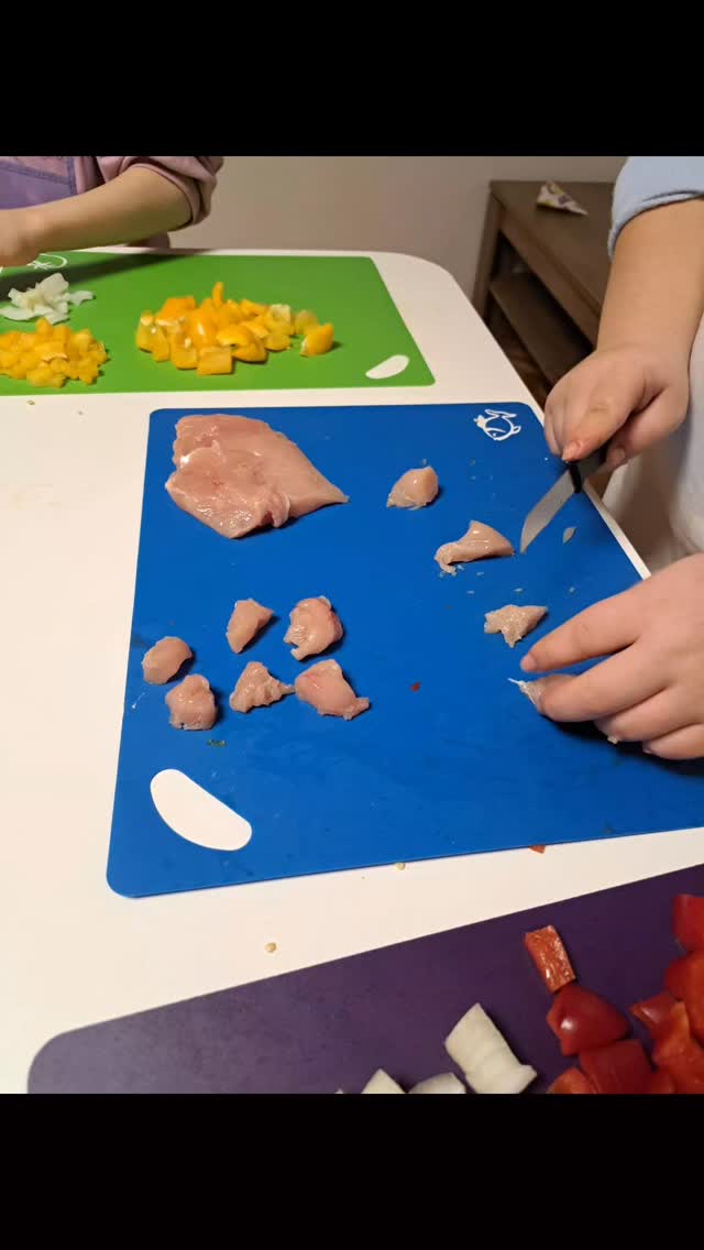 Djeca kuhaju u MiniChef Studiju